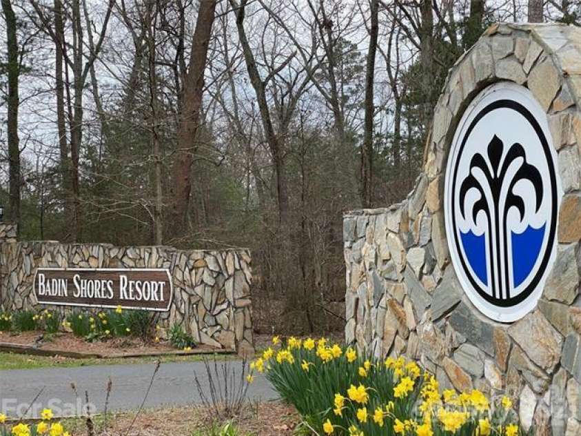 200 Badin View Road, New London, NC 28127.  MLS# CAR4351742, YatesRealty ID 4635. 