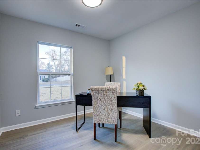 2025 Sloan Drive, Charlotte, NC 28208.  MLS# CAR4215336, YatesRealty ID 4635. 