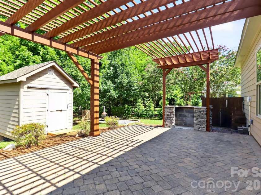5103 Forest Knoll Court, Indian Trail, NC 28079.  MLS# CAR4414057, YatesRealty ID 46353. 