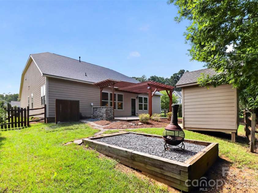 5103 Forest Knoll Court, Indian Trail, NC 28079.  MLS# CAR4414057, YatesRealty ID 46353. 