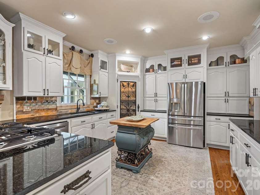 127 Celeste Estates Road, Statesville, NC 28677.  MLS# CAR4416532, YatesRealty ID 46354. 