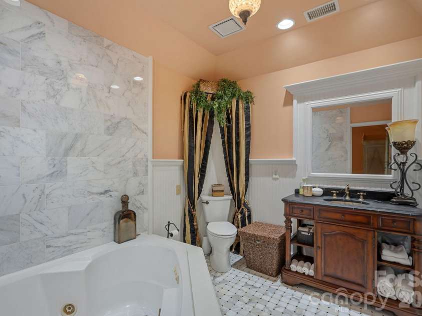 127 Celeste Estates Road, Statesville, NC 28677.  MLS# CAR4416532, YatesRealty ID 46354. 