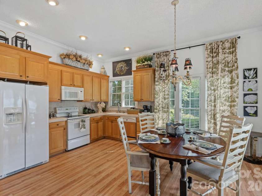 127 Celeste Estates Road, Statesville, NC 28677.  MLS# CAR4416532, YatesRealty ID 46354. 