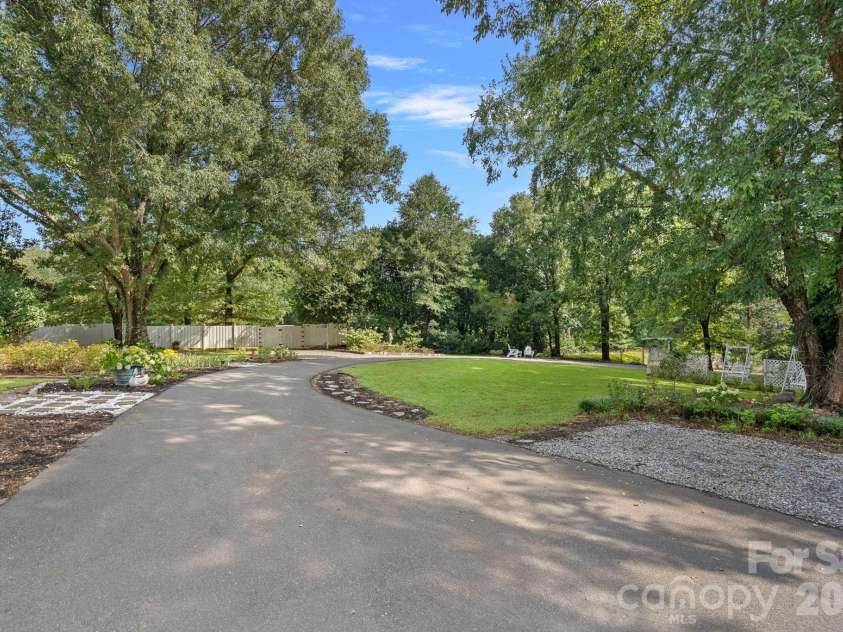 127 Celeste Estates Road, Statesville, NC 28677.  MLS# CAR4416532, YatesRealty ID 46354. 