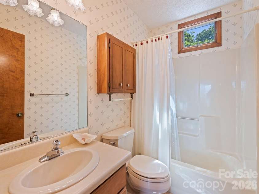 600 Brandywine Road, Waynesville, NC 28786.  MLS# CAR4384597, YatesRealty ID 46355. 
