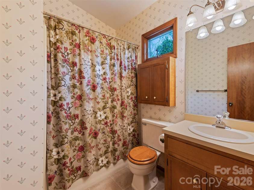 600 Brandywine Road, Waynesville, NC 28786.  MLS# CAR4384597, YatesRealty ID 46355. 