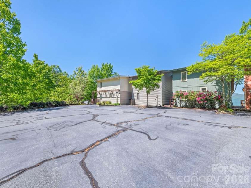 600 Brandywine Road, Waynesville, NC 28786.  MLS# CAR4384597, YatesRealty ID 46355. 