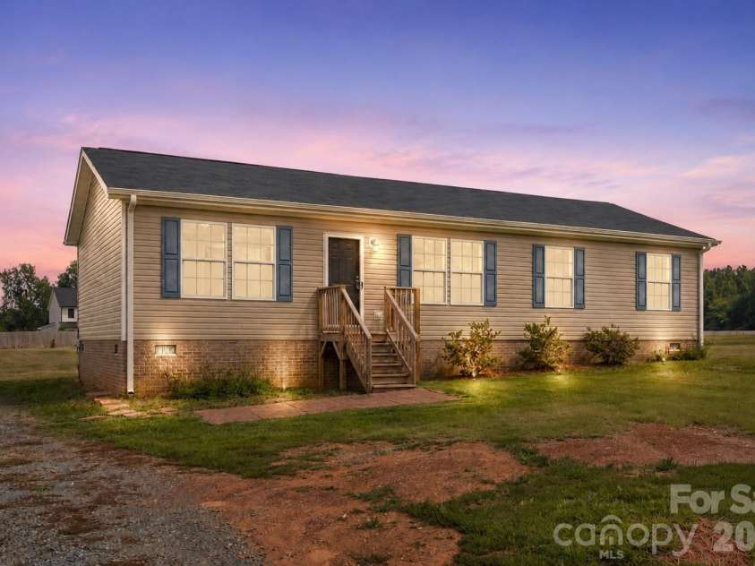 6701 Philadelphia Churc Road, Marshville, NC 28103.  MLS# CAR4415370, YatesRealty ID 46356. 