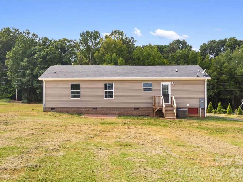 6701 Philadelphia Churc Road, Marshville, NC 28103.  MLS# CAR4415370, YatesRealty ID 46356. 