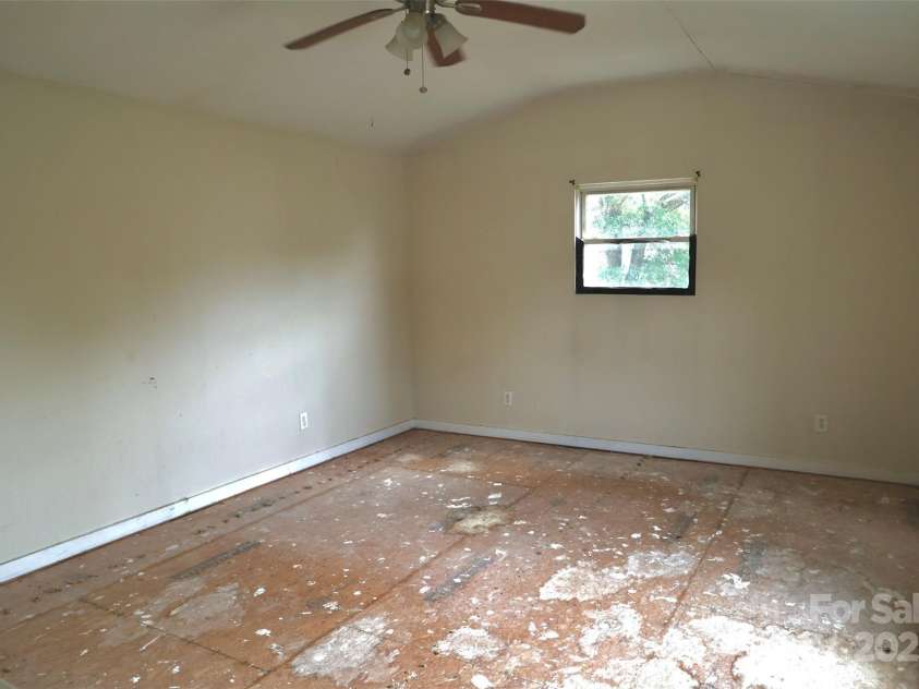 2629 Commonwealth Avenue, Charlotte, NC 28205.  MLS# CAR4295846, YatesRealty ID 46357. Upstairs Garage , Needs split unit or Window AC