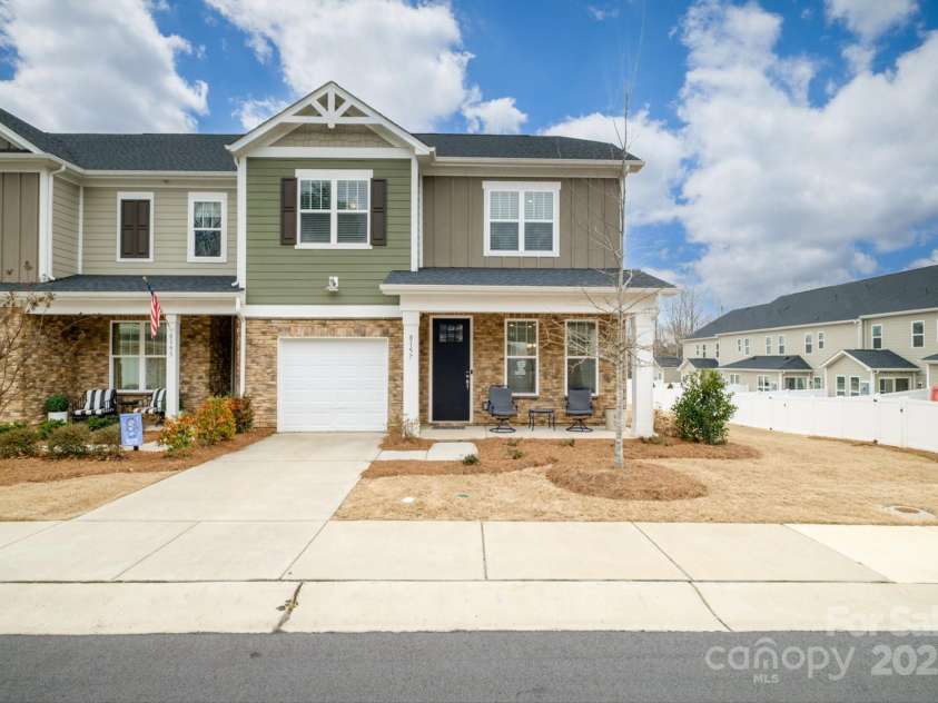 8157 Merryvale Lane, Charlotte, NC 28214.  MLS# CAR4228932, YatesRealty ID 4636. 