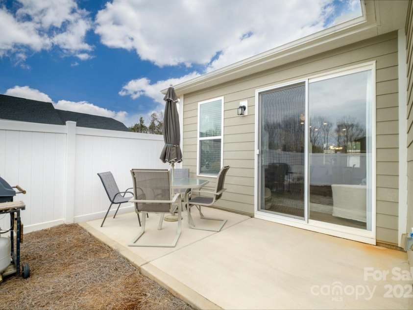 8157 Merryvale Lane, Charlotte, NC 28214.  MLS# CAR4228932, YatesRealty ID 4636. 