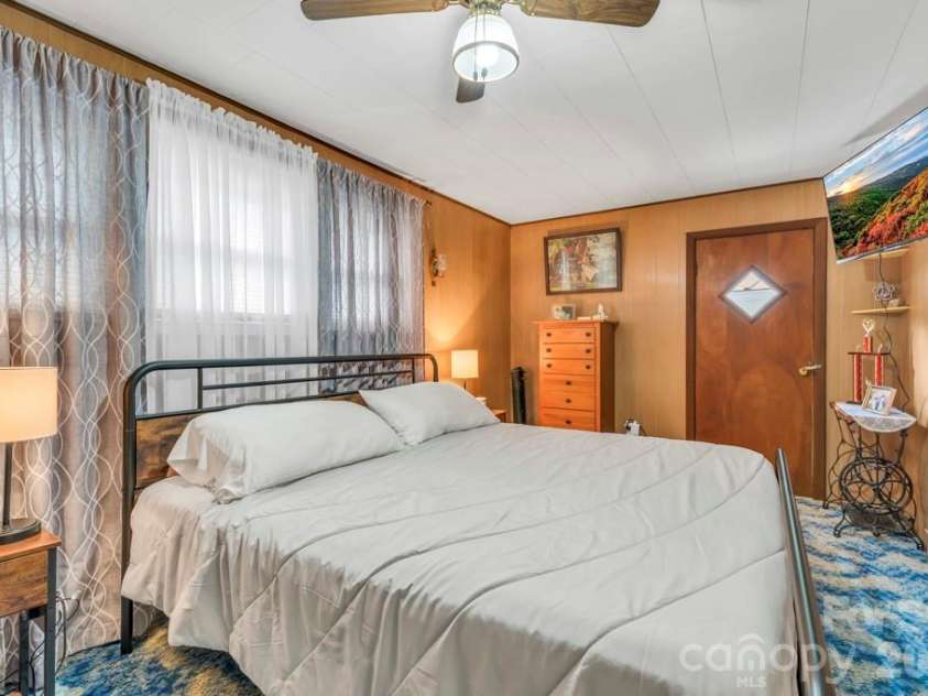 2850 Henson Creek Road, Newland, NC 28657.  MLS# CAR4417420, YatesRealty ID 46360. 