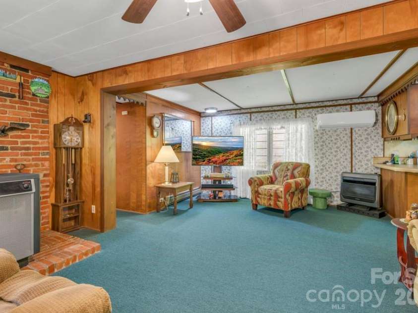 2850 Henson Creek Road, Newland, NC 28657.  MLS# CAR4417420, YatesRealty ID 46360. 