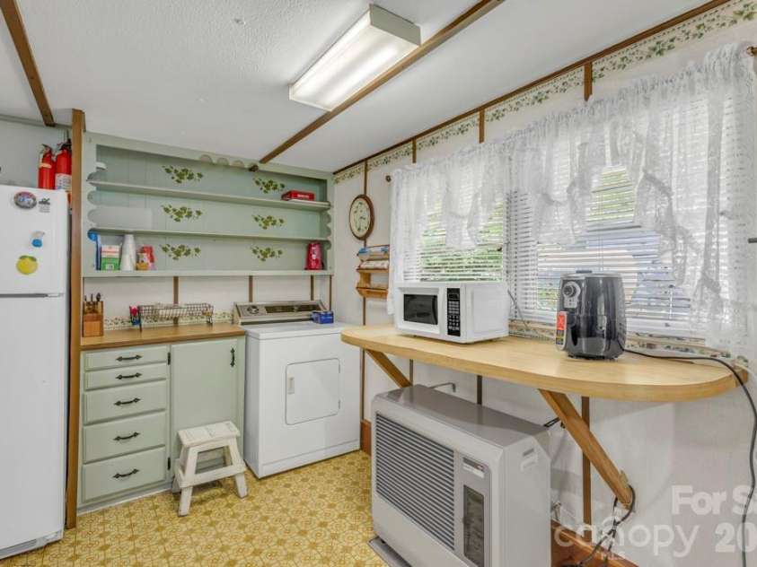 2850 Henson Creek Road, Newland, NC 28657.  MLS# CAR4417420, YatesRealty ID 46360. 