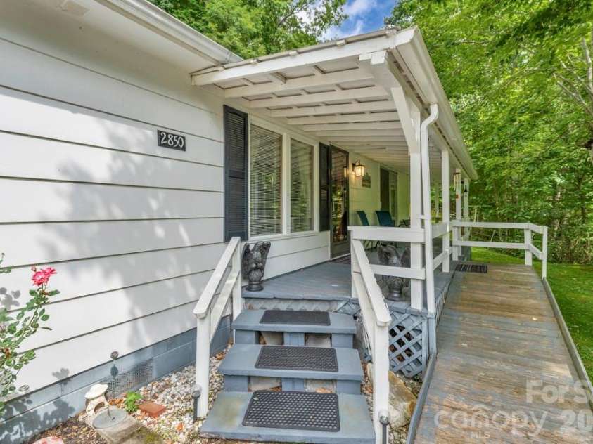 2850 Henson Creek Road, Newland, NC 28657.  MLS# CAR4417420, YatesRealty ID 46360. 