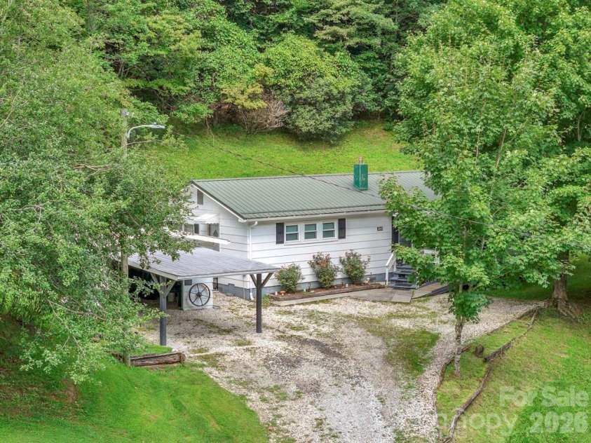 2850 Henson Creek Road, Newland, NC 28657.  MLS# CAR4417420, YatesRealty ID 46360. 