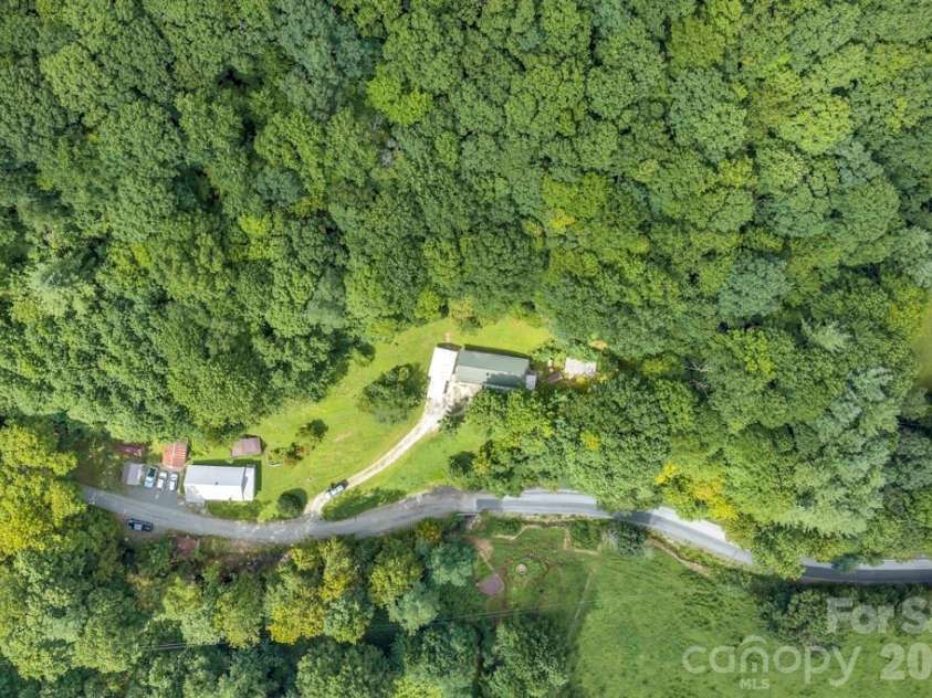 2850 Henson Creek Road, Newland, NC 28657.  MLS# CAR4417420, YatesRealty ID 46360. 