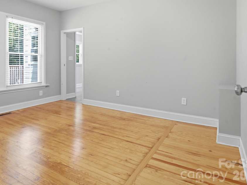 626 Green Street, Statesville, NC 28677.  MLS# CAR4417427, YatesRealty ID 46362. 