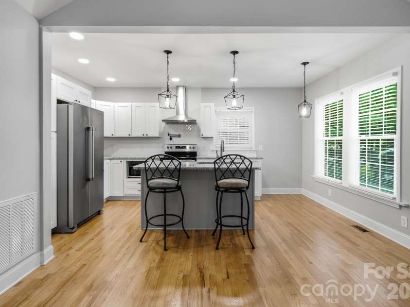 626 Green Street, Statesville, NC 28677.  MLS# CAR4417427, YatesRealty ID 46362. 