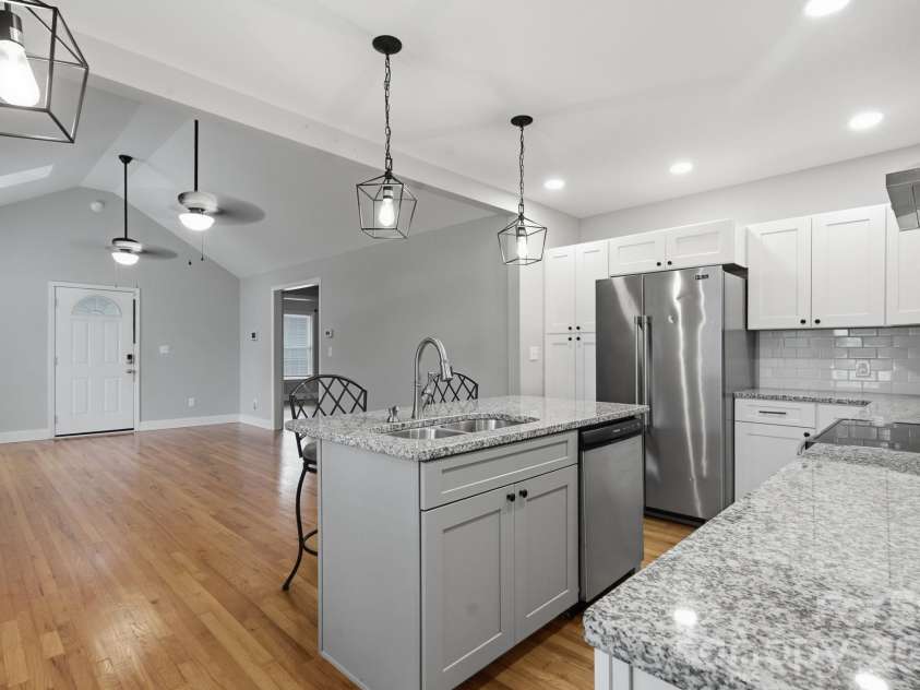 626 Green Street, Statesville, NC 28677.  MLS# CAR4417427, YatesRealty ID 46362. 
