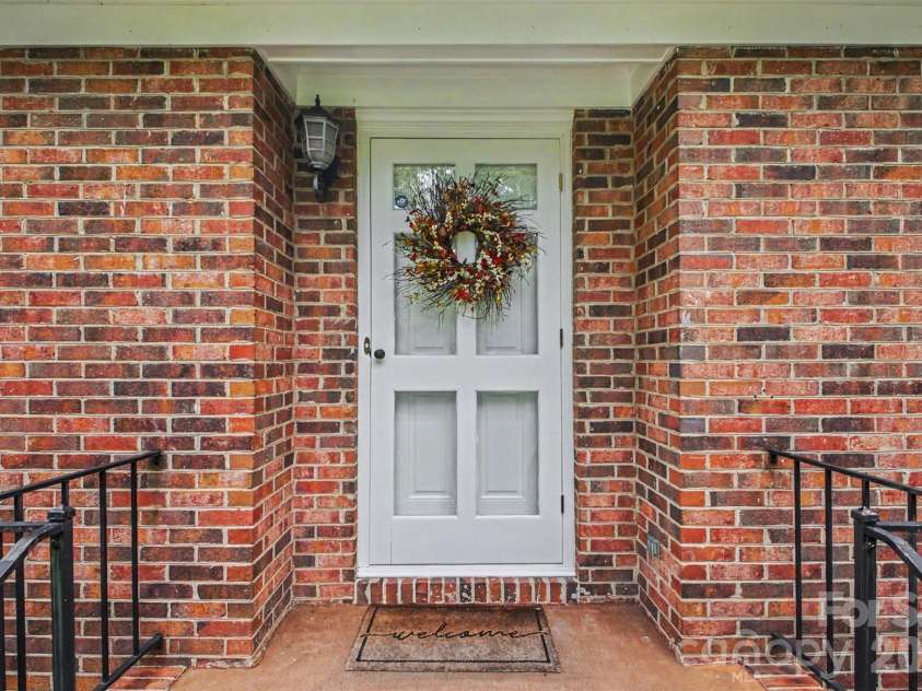 1204 Dumbarton Road, Gastonia, NC 28054.  MLS# CAR4417405, YatesRealty ID 46363. 