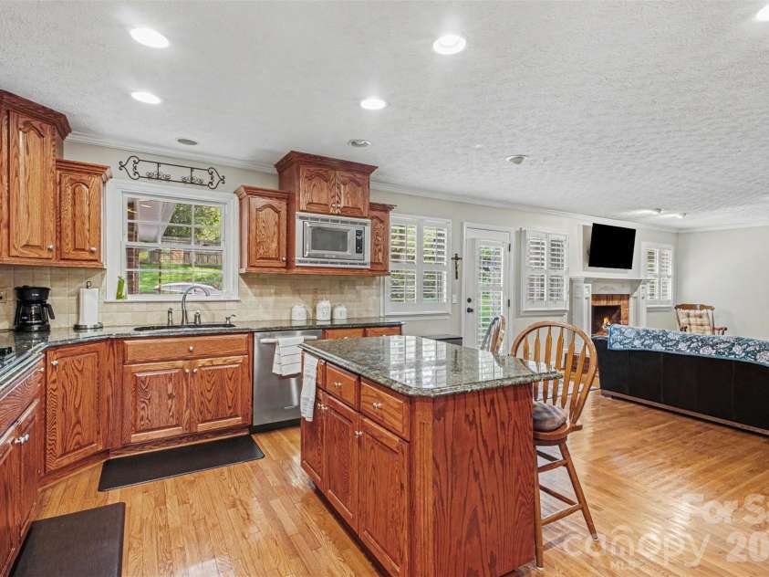 1204 Dumbarton Road, Gastonia, NC 28054.  MLS# CAR4417405, YatesRealty ID 46363. 