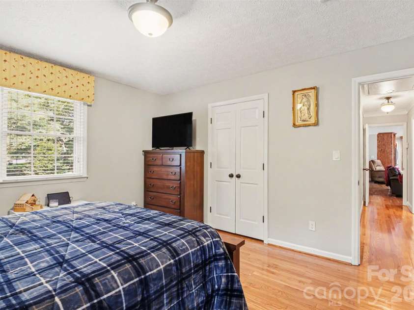 1204 Dumbarton Road, Gastonia, NC 28054.  MLS# CAR4417405, YatesRealty ID 46363. 