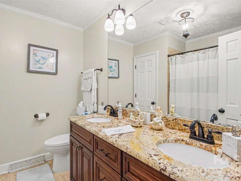 1204 Dumbarton Road, Gastonia, NC 28054.  MLS# CAR4417405, YatesRealty ID 46363. 