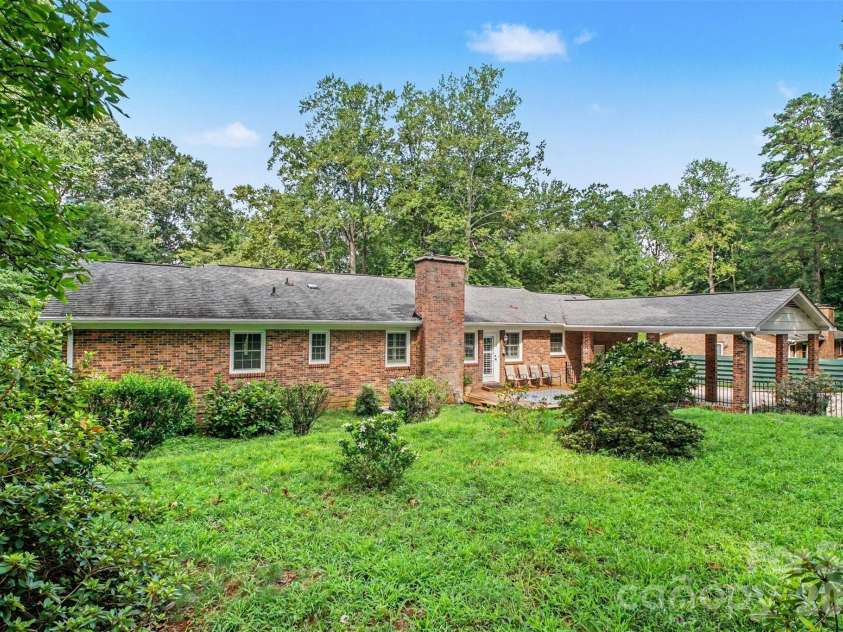1204 Dumbarton Road, Gastonia, NC 28054.  MLS# CAR4417405, YatesRealty ID 46363. 