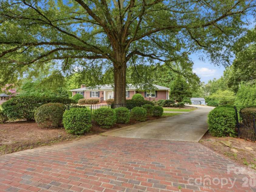 431 Costner School Road, Bessemer City, NC 28016.  MLS# CAR4416062, YatesRealty ID 46364. 