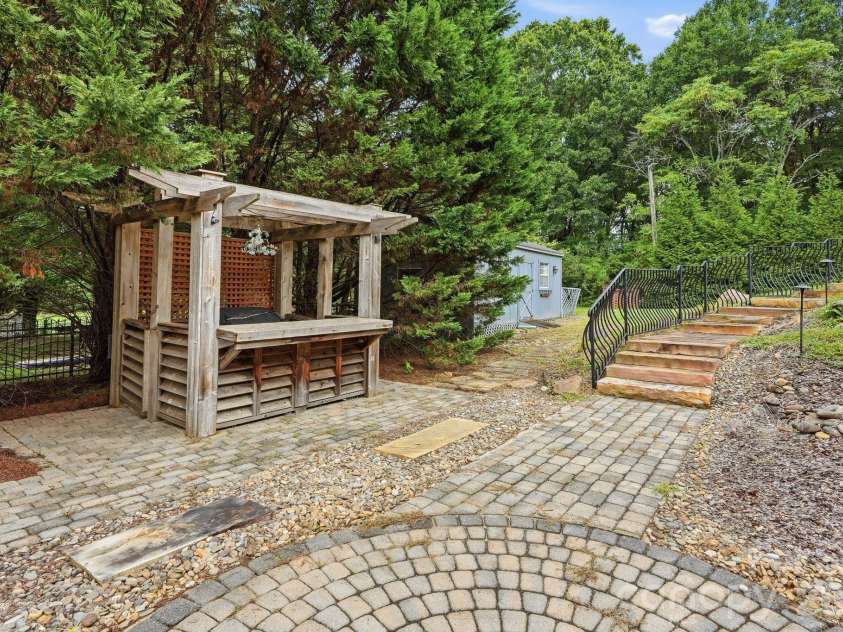 431 Costner School Road, Bessemer City, NC 28016.  MLS# CAR4416062, YatesRealty ID 46364. 