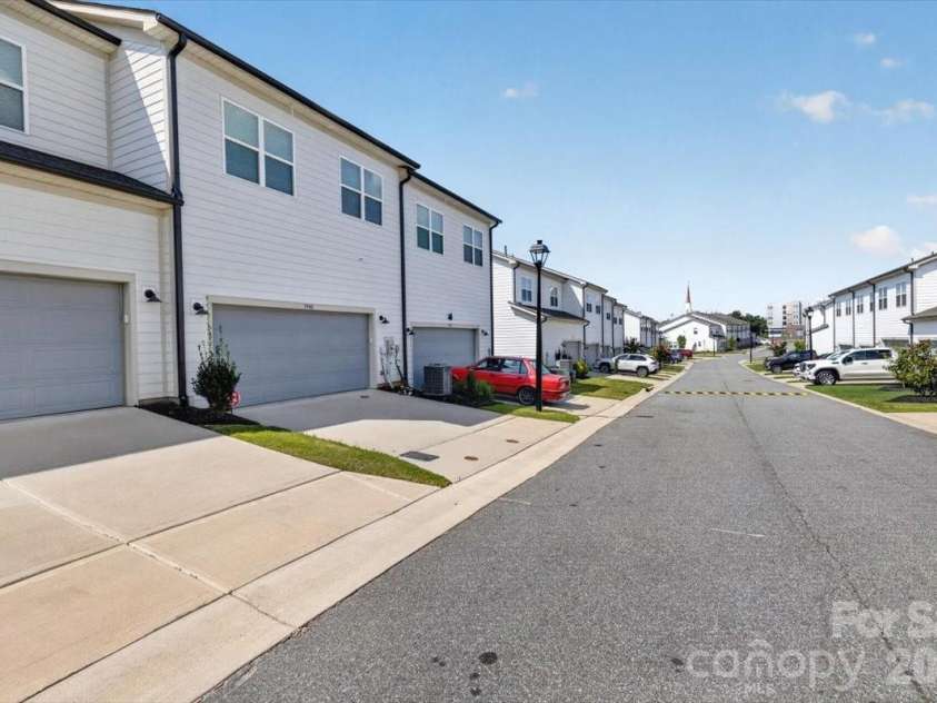 5940 Mantle Way, Kannapolis, NC 28081.  MLS# CAR4385702, YatesRealty ID 46366. 