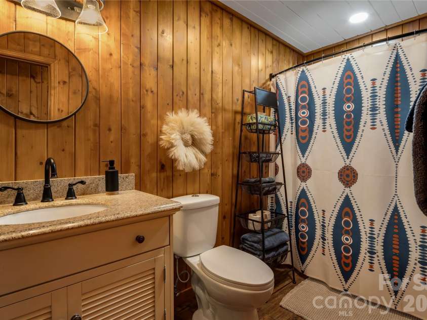 398 Locust Drive, Maggie Valley, NC 28751.  MLS# CAR4416894, YatesRealty ID 46368. Hall Bath