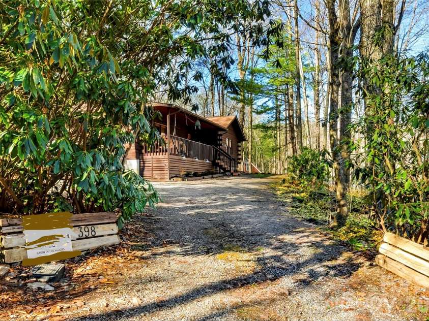 398 Locust Drive, Maggie Valley, NC 28751.  MLS# CAR4416894, YatesRealty ID 46368. Level Flat driveway and turn around area
