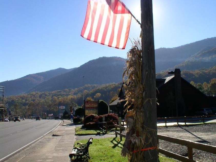 398 Locust Drive, Maggie Valley, NC 28751.  MLS# CAR4416894, YatesRealty ID 46368. MAGGIE VALLEY  NC
