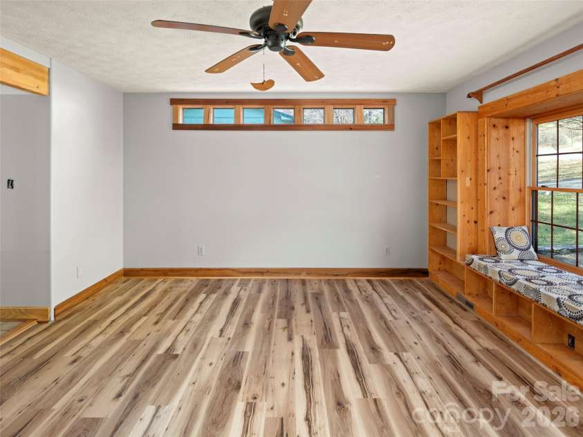 36 Auburndale Drive, Asheville, NC 28806.  MLS# CAR4353814, YatesRealty ID 4637. 