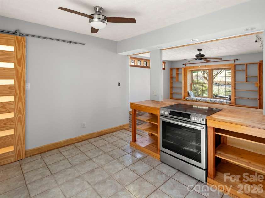 36 Auburndale Drive, Asheville, NC 28806.  MLS# CAR4353814, YatesRealty ID 4637. 