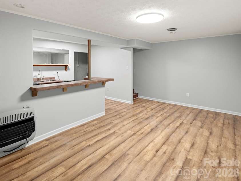 36 Auburndale Drive, Asheville, NC 28806.  MLS# CAR4353814, YatesRealty ID 4637. 