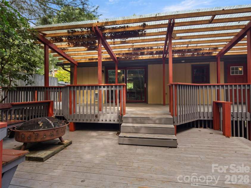 36 Auburndale Drive, Asheville, NC 28806.  MLS# CAR4353814, YatesRealty ID 4637. 