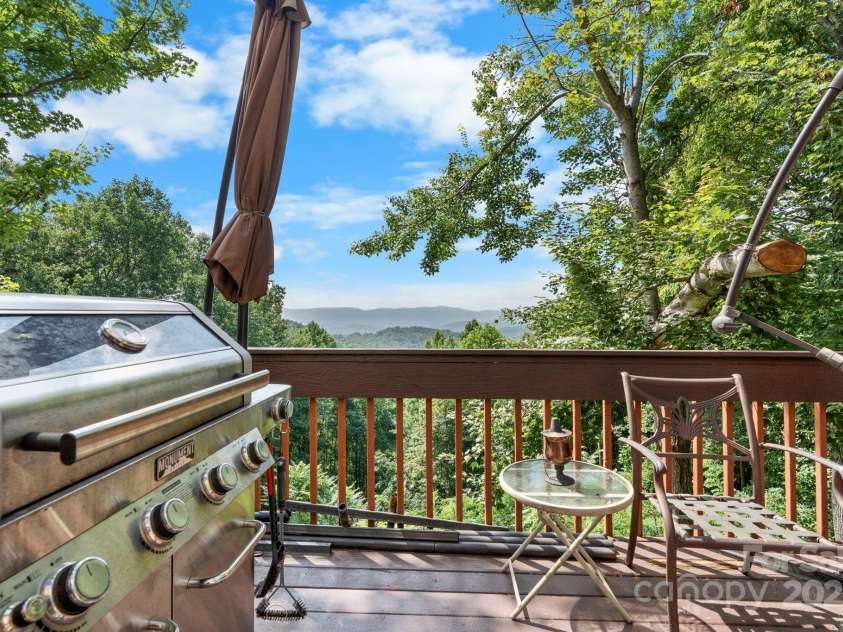 4415 Laurel Ridge Drive, Lenoir, NC 28645.  MLS# CAR4290774, YatesRealty ID 4637. 