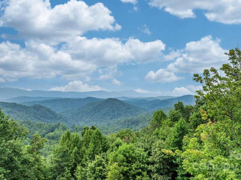 4415 Laurel Ridge Drive, Lenoir, NC 28645.  MLS# CAR4290774, YatesRealty ID 4637. 