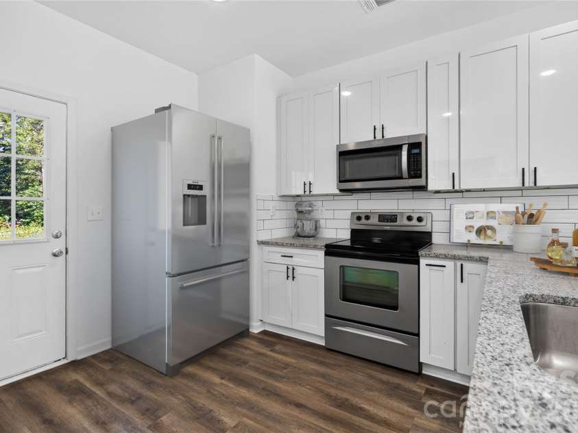 2110 Pinnacle View Drive, Kings Mountain, NC 28086.  MLS# CAR4417391, YatesRealty ID 46370. 