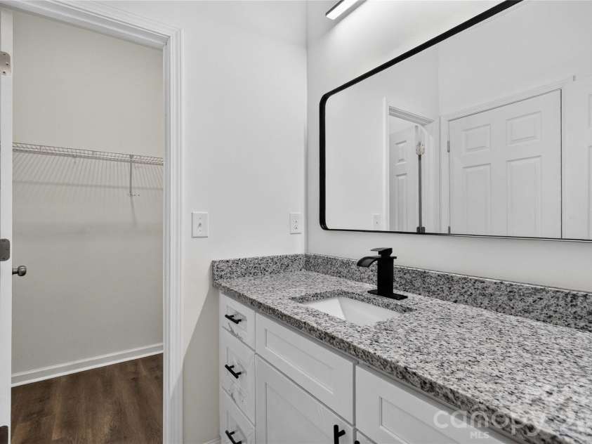 2110 Pinnacle View Drive, Kings Mountain, NC 28086.  MLS# CAR4417391, YatesRealty ID 46370. 