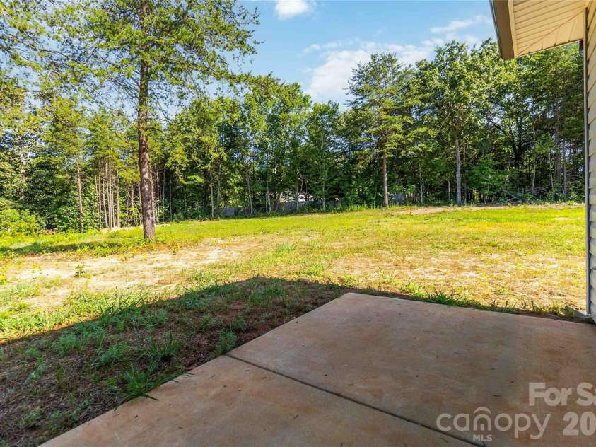 2110 Pinnacle View Drive, Kings Mountain, NC 28086.  MLS# CAR4417391, YatesRealty ID 46370. 