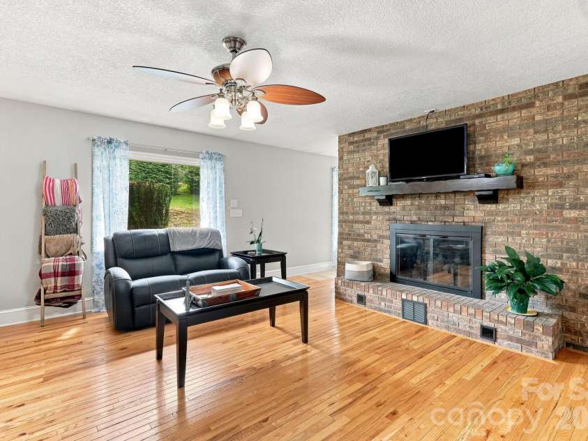 260 Justice Ridge Road, Candler, NC 28715.  MLS# CAR4417370, YatesRealty ID 46371. 