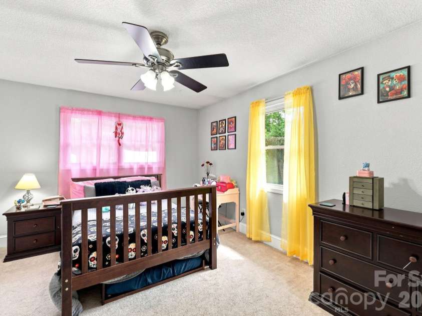 260 Justice Ridge Road, Candler, NC 28715.  MLS# CAR4417370, YatesRealty ID 46371. 