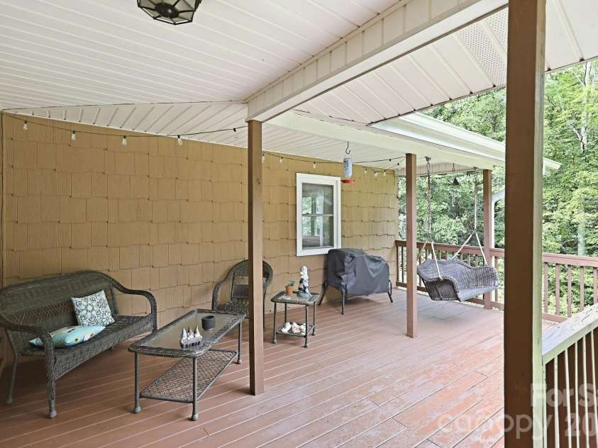 260 Justice Ridge Road, Candler, NC 28715.  MLS# CAR4417370, YatesRealty ID 46371. 
