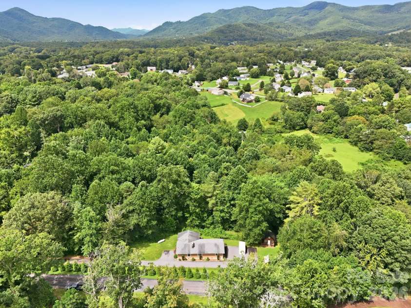 260 Justice Ridge Road, Candler, NC 28715.  MLS# CAR4417370, YatesRealty ID 46371. 