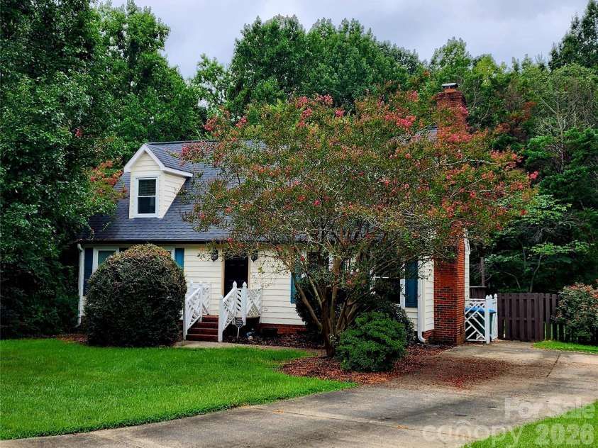 13505 O Toole Drive, Matthews, NC 28105.  MLS# CAR4417408, YatesRealty ID 46372. 